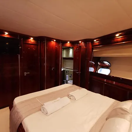 Botel Luxury Yacht *